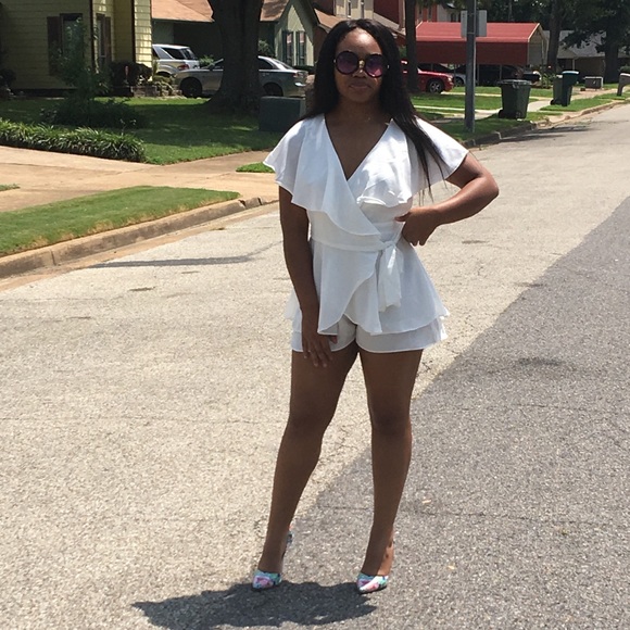 Linen Romper - Picture 2 of 8